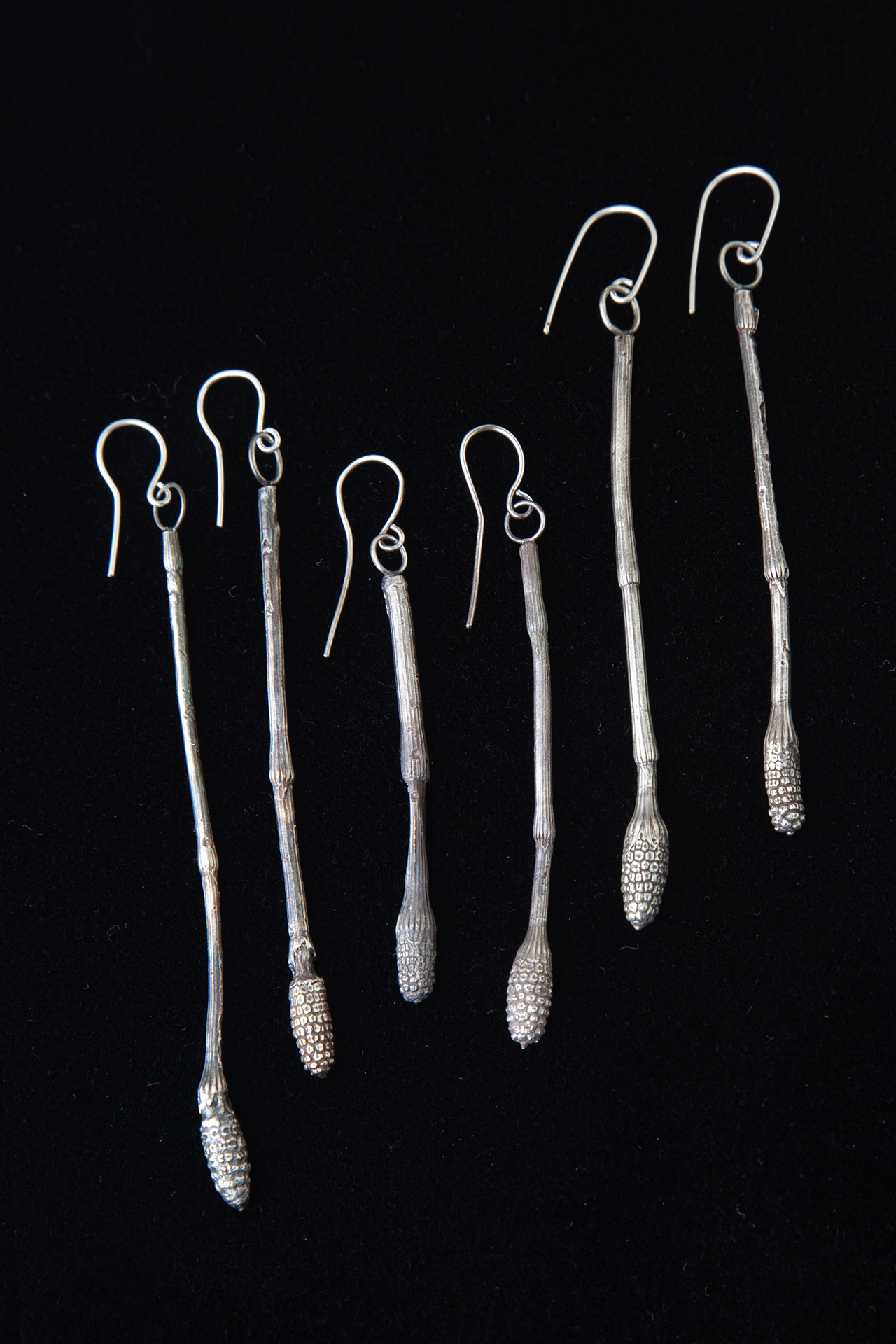 Six horsetail earrings of different lengths, sterling silver
